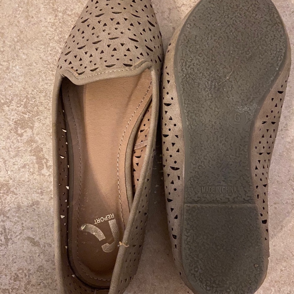 Beige flats - Picture 2 of 2
